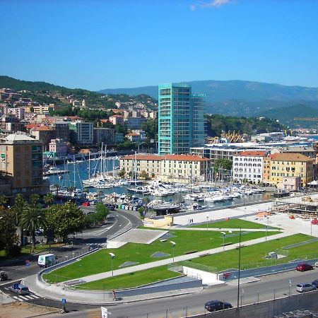 Appartamento Con Ac-Wi-Fi- Centro A 7 Min Savona Exteriör bild
