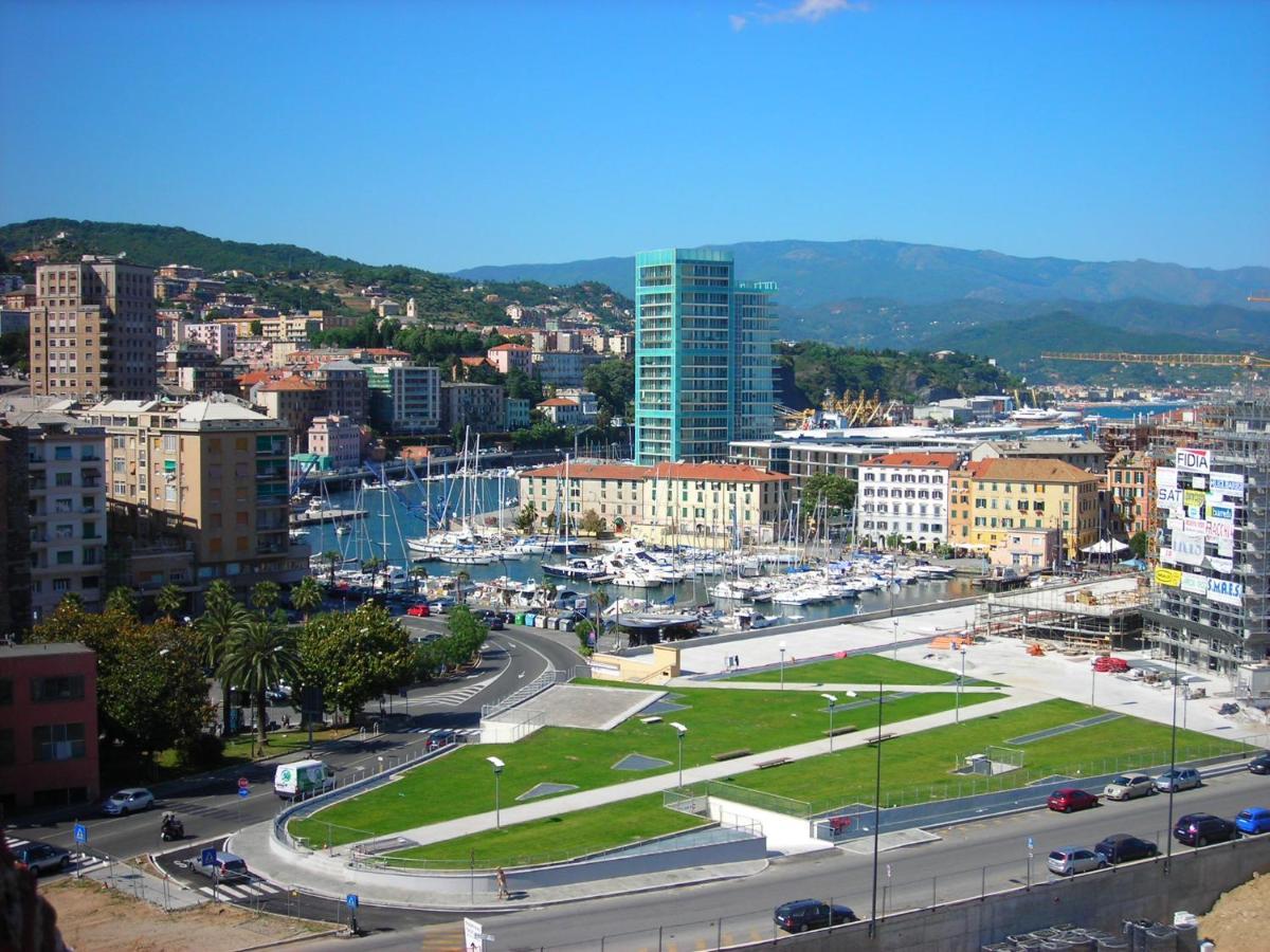 Appartamento Con Ac-Wi-Fi- Centro A 7 Min Savona Exteriör bild